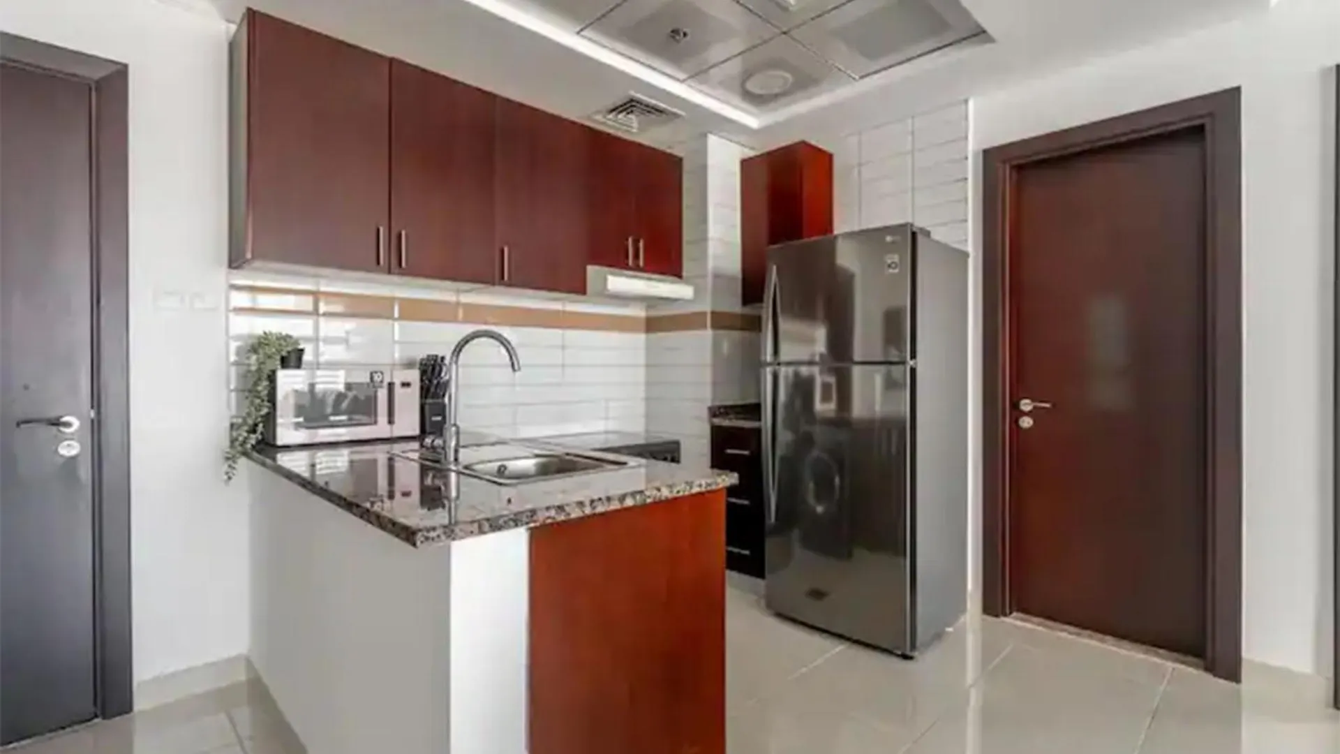 Elegant 1Br Apartment With Partial Sea View In Court Tower Dubai