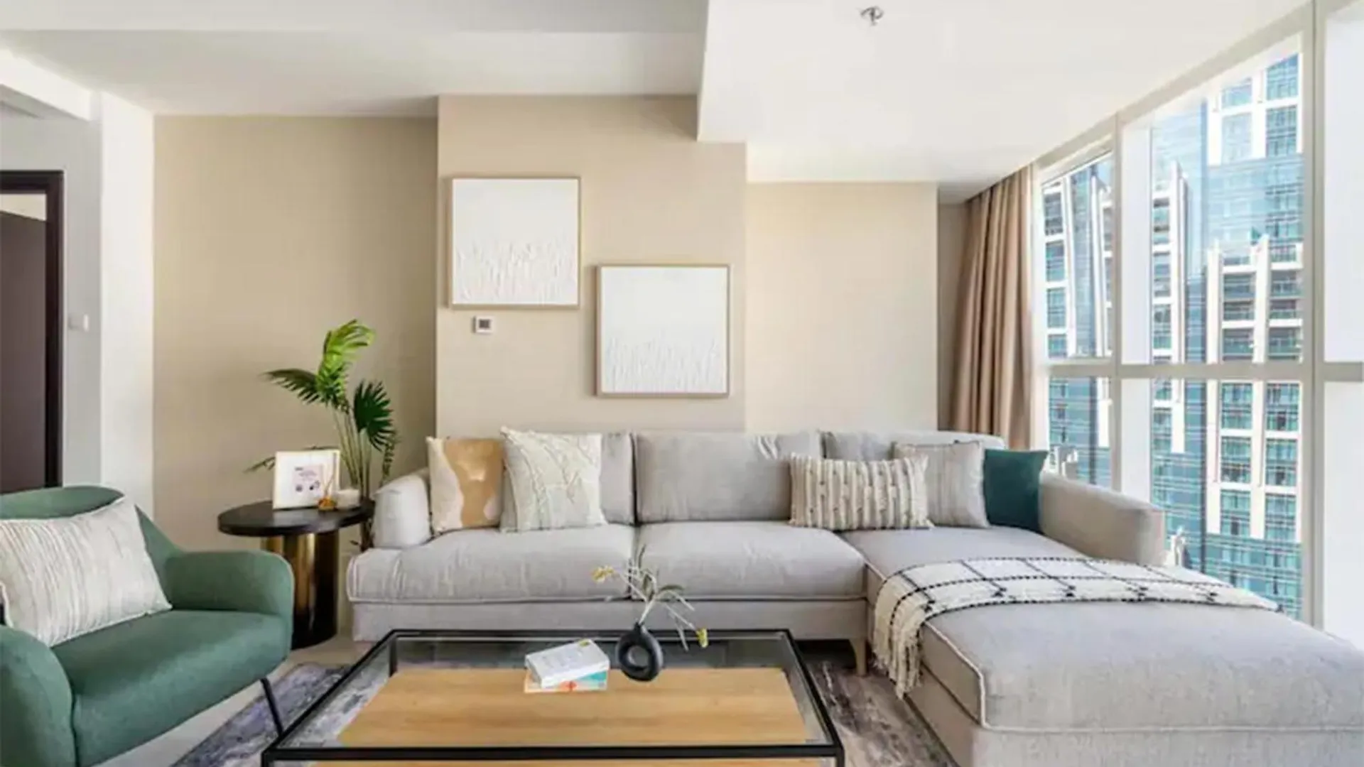 Elegant 1Br Apartment With Partial Sea View In Court Tower Dubai