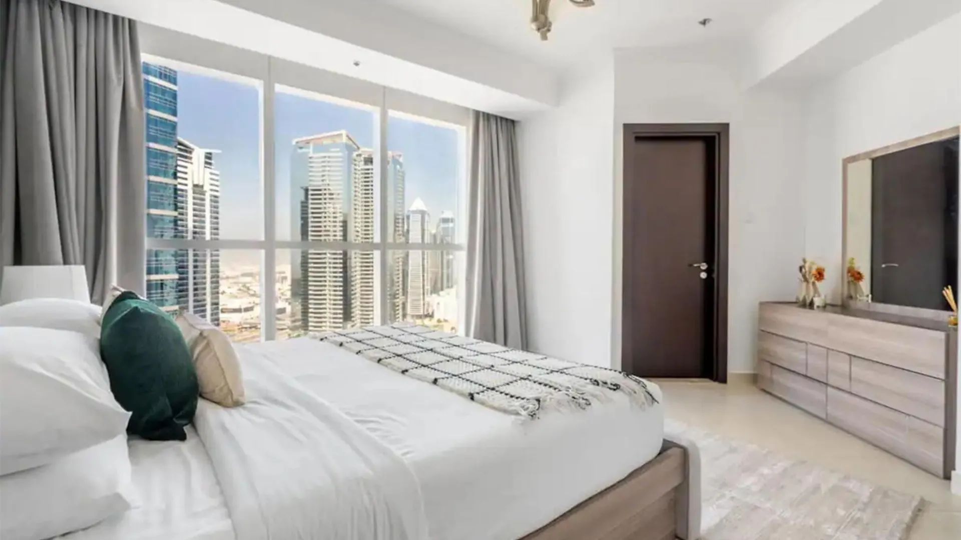 Elegant 1Br Apartment With Partial Sea View In Court Tower Dubai United Arab Emirates